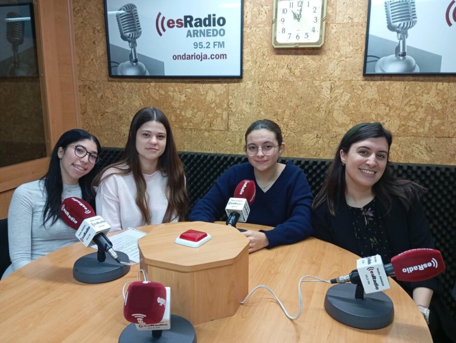 IES CELSO DIAZ mercadillo solidario radio