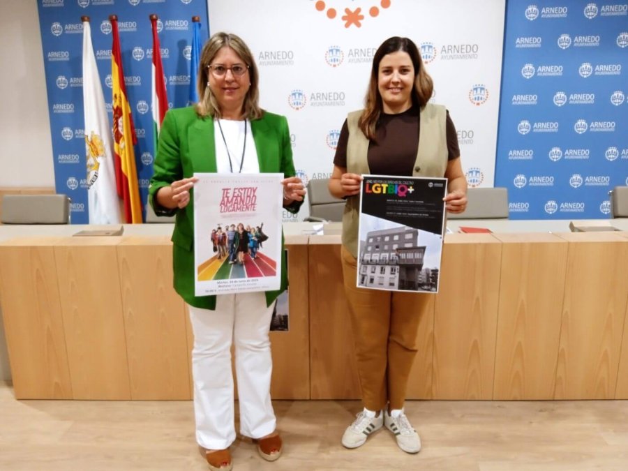 ROSA Y SANDRA ACTOS DIA LGTB