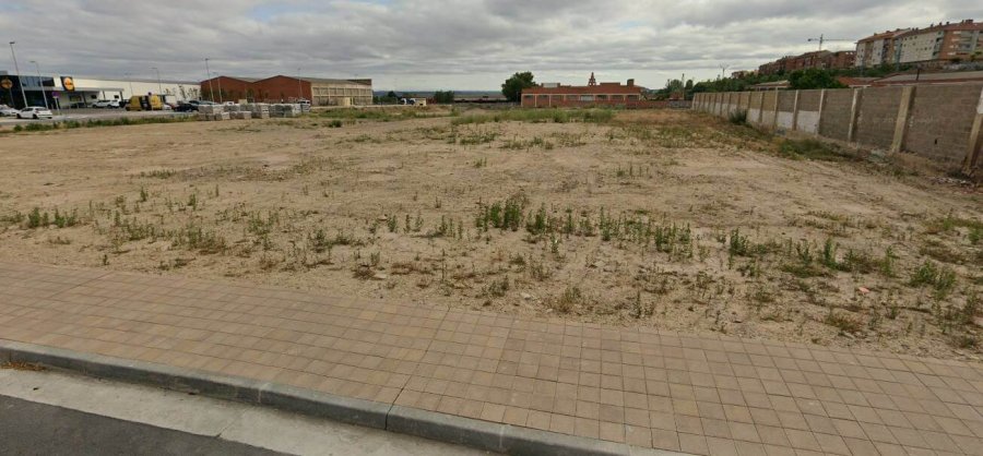 CALAHORRA parcela municipal frente Lidl