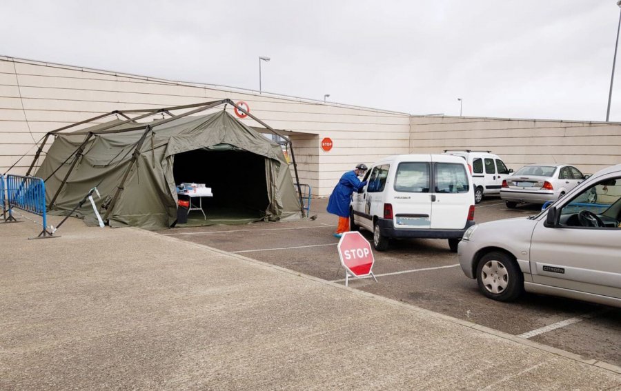 ARNEDO carpa centro salud haciendo test 1
