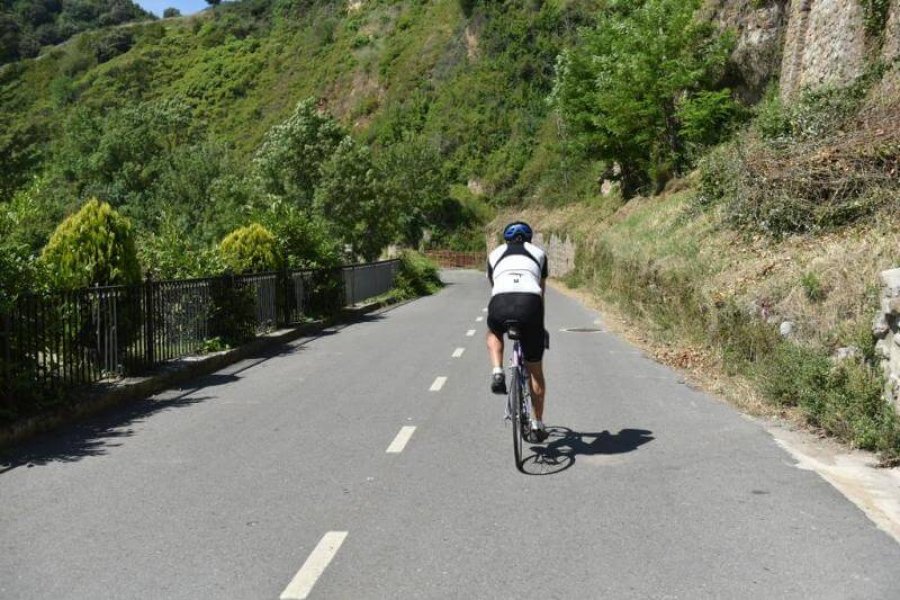 CICLISTA por carretera