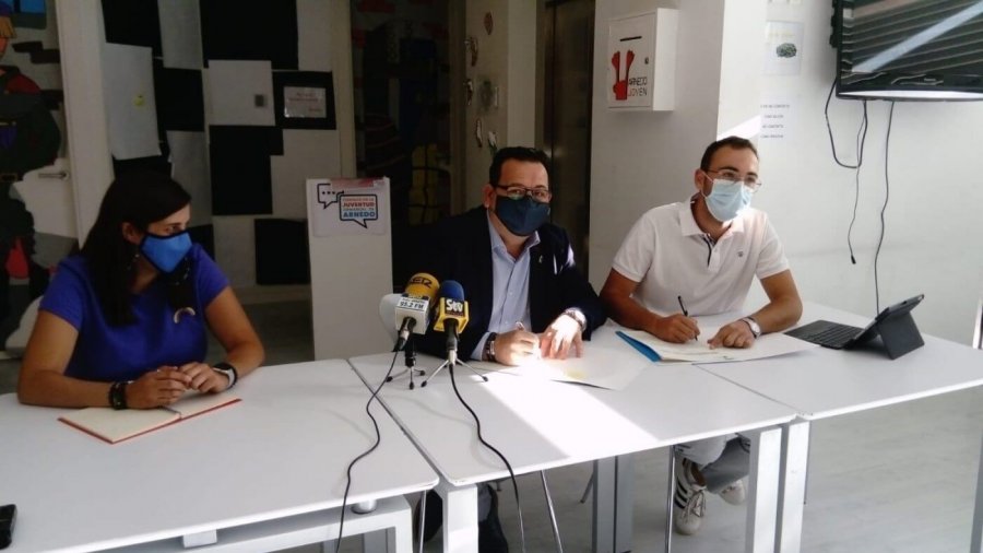CONSEJO JUVENTUD ARNEDO firma convenio 1