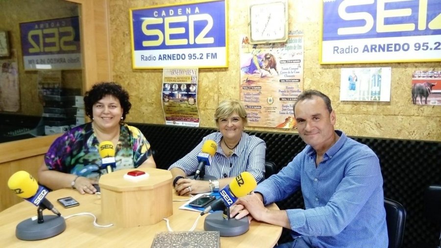 TOÑO EGUIZABAL, NOELIA MORENO Y CATI BASTIDA