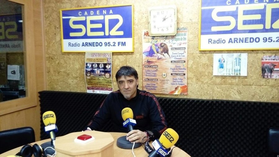 ESCUELA FUTBO ARNEDO DAVID MARIN radio