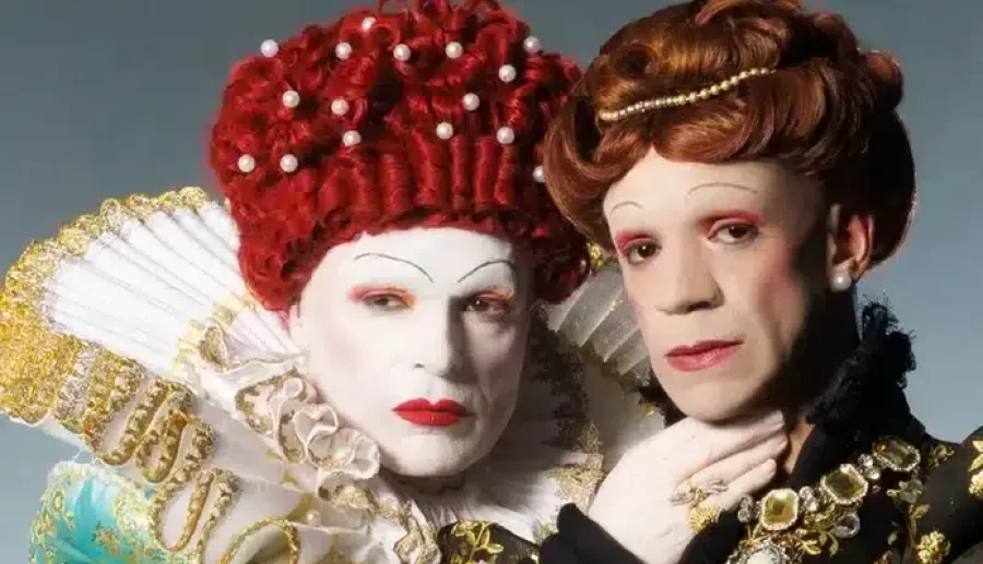 DOS TRONOS DOS REINAS