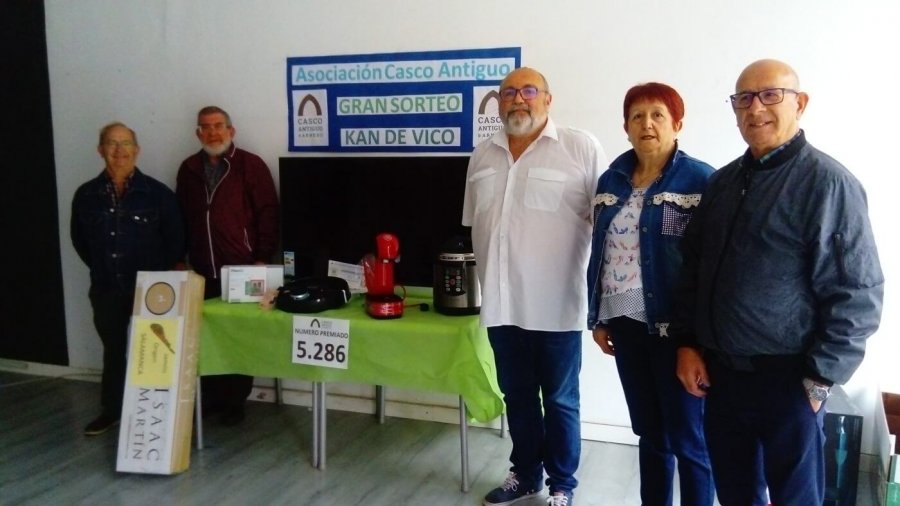 ASOCIACION CASCO ANTIGUO PREMIO MERCADO KAN