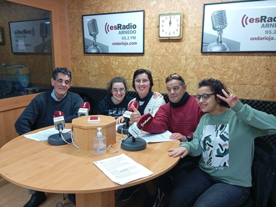 CALAHORRA ASOC IGUAL A TI radio