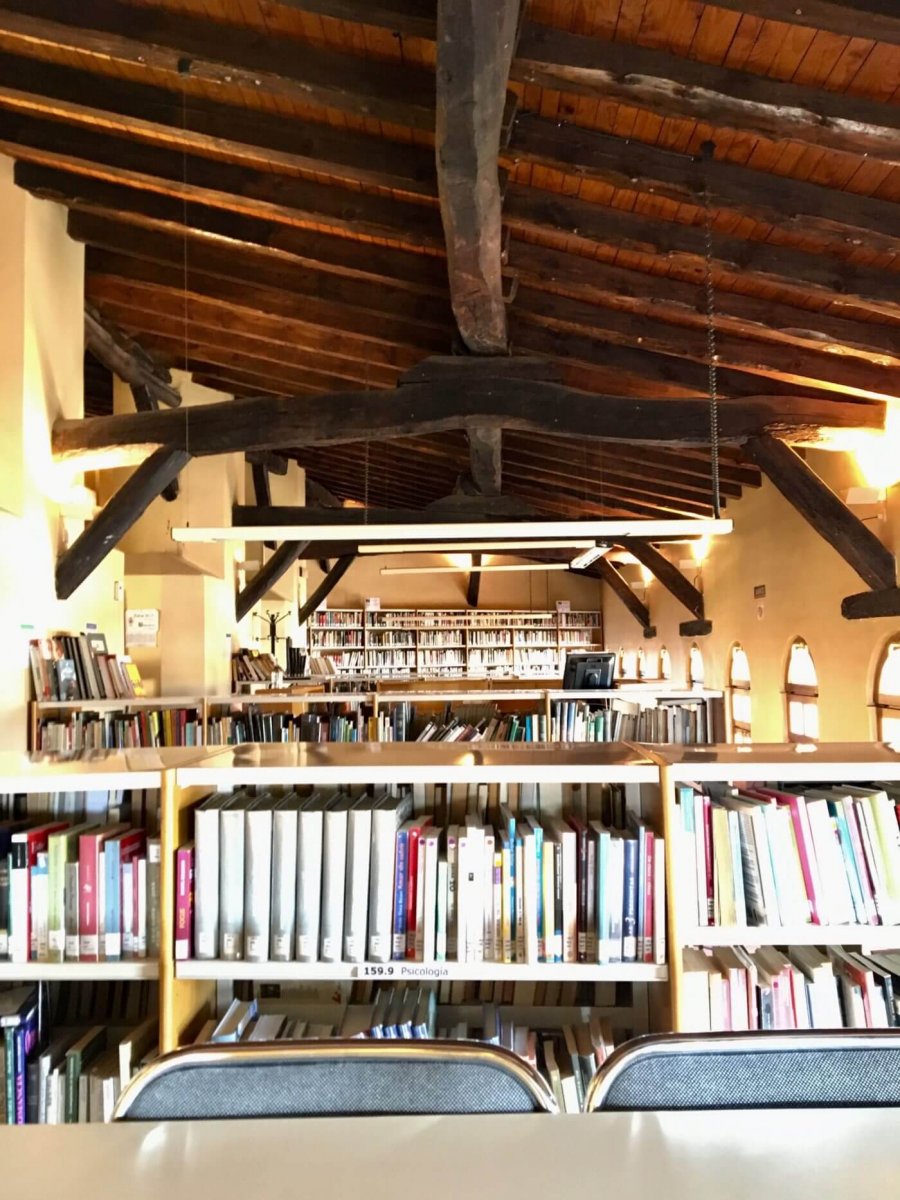 BIBLIOTECA SALA ESTUDIO