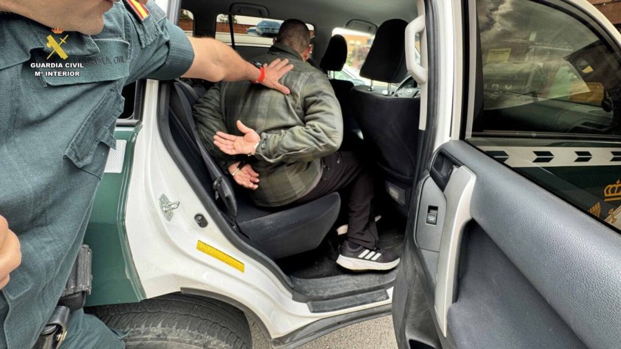 DETENCION EXHIBICIONISTA EN ARNEDO