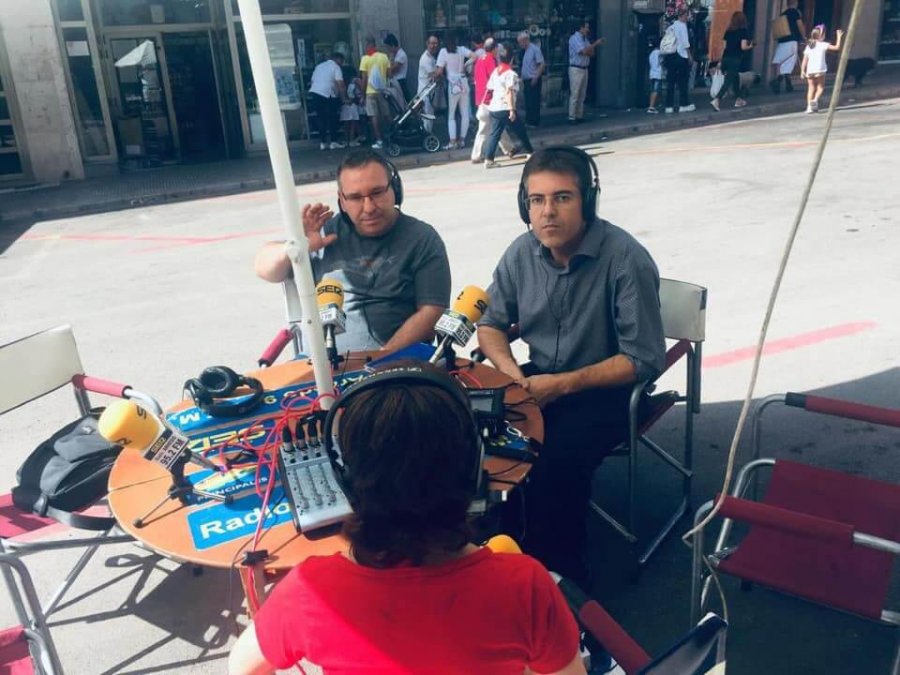 SACERDOTES JOSÉ LUIS HNDEZ Y PARROCO fiestas radio