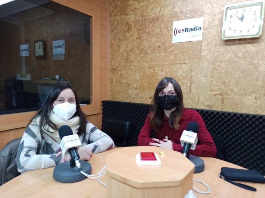 LIBRO ARTES Y OFICIOS autoras radio