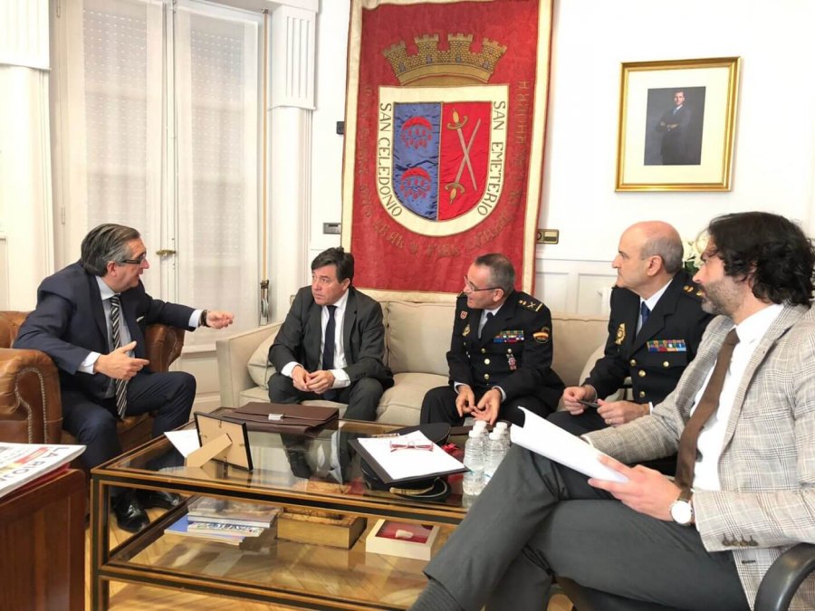 CALAHORRA reunion oficina dni