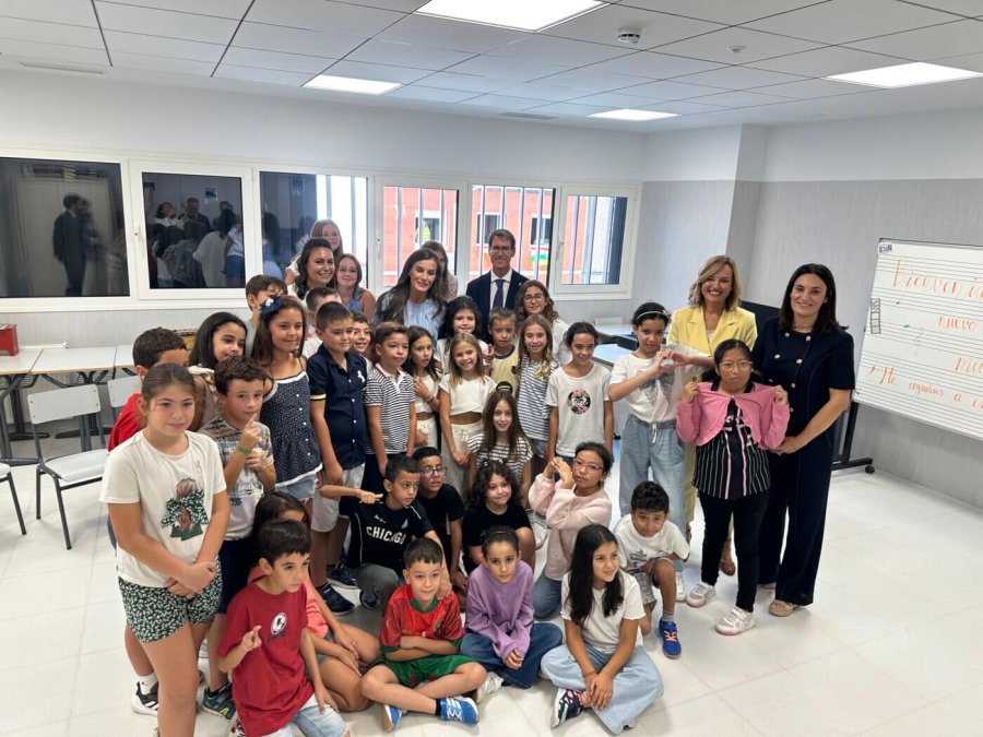 RINCON reina en colegio ok (1)