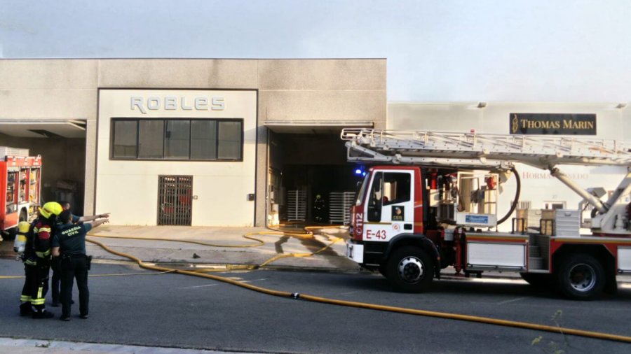 INCENDIO EMPRESA ROBLES