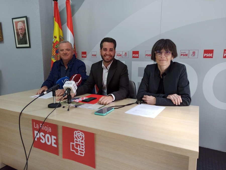 PSOE ARNEDO Javier García, JM Ezquerro y Nuria San Servando 23.045.23