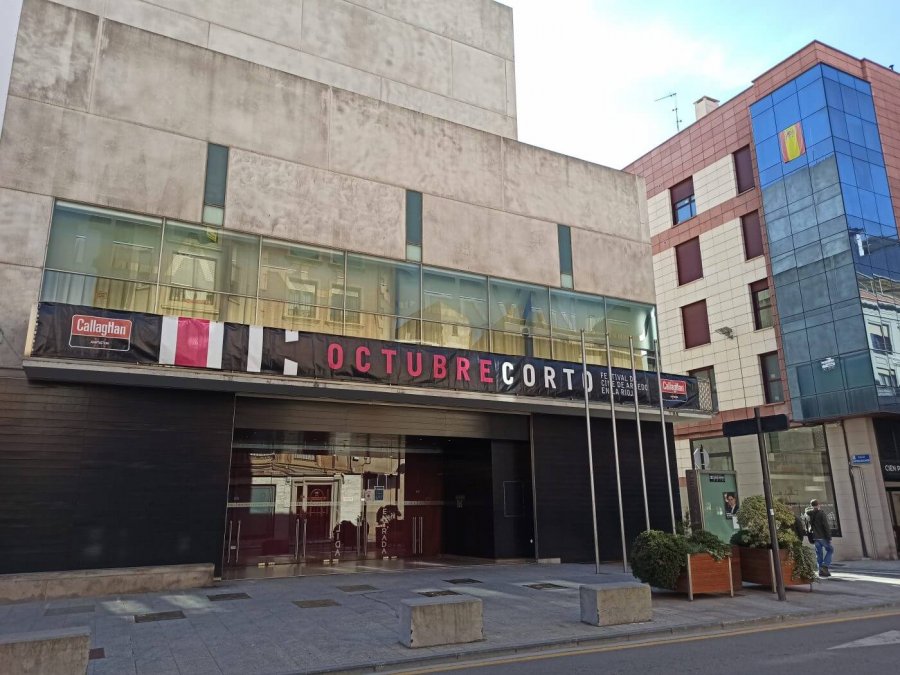 TEATRO CERVANTES cartel octubre corto